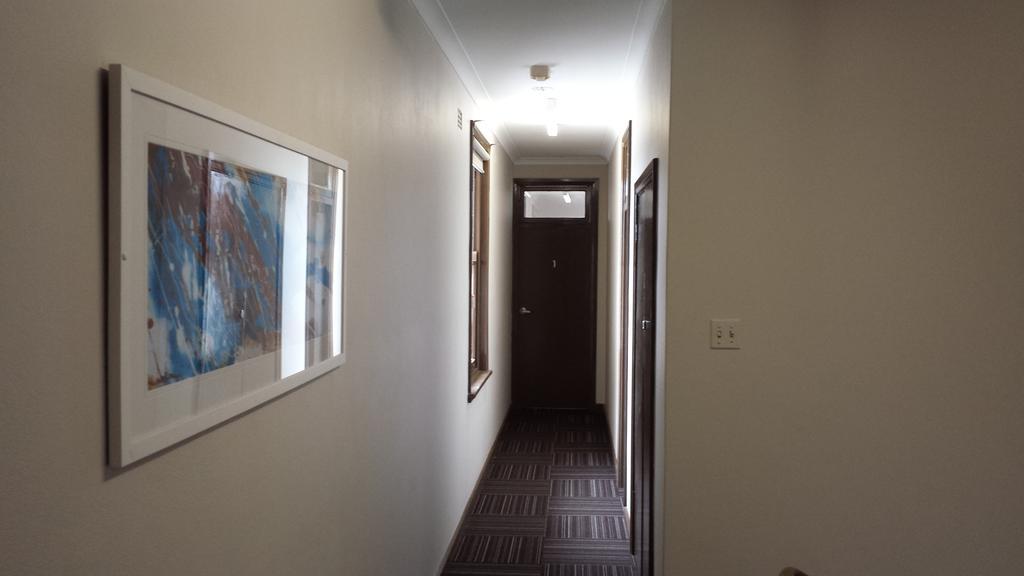 Toongabbie Hotel 2*